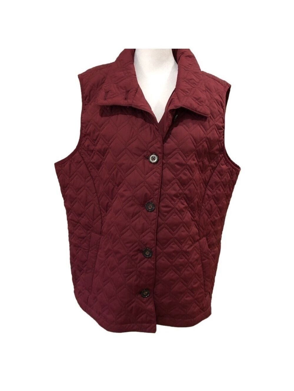 LANDS End women’s quilted vest. Folds and fits into matching tote bag. Size XL